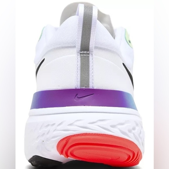 Nike Men's React Miler Running Sneakers - Picture 3 of 8